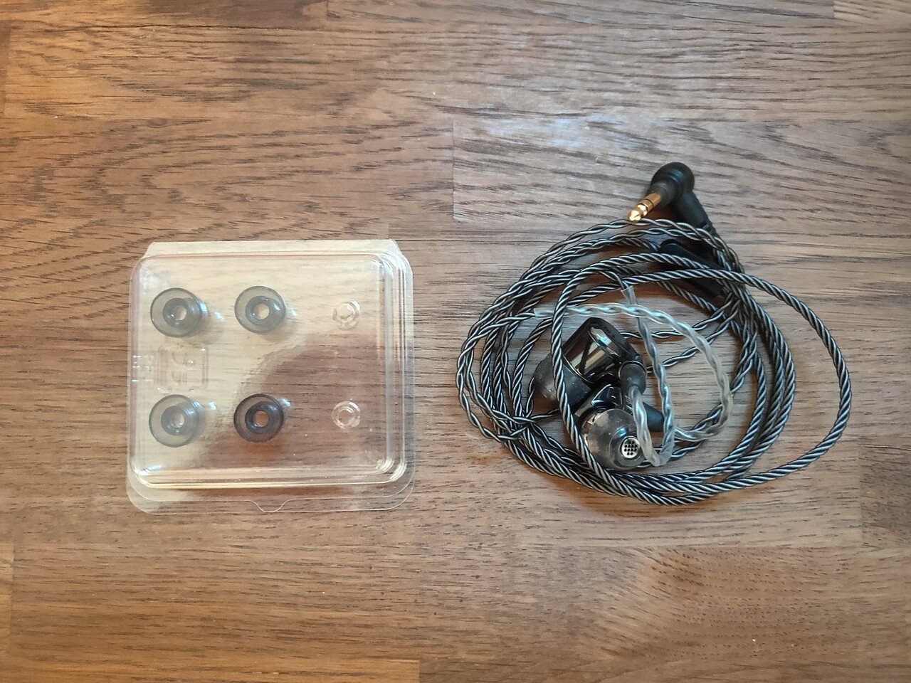 イヤーチップを変えて本領発揮！Campfire Audio DORADO 2020