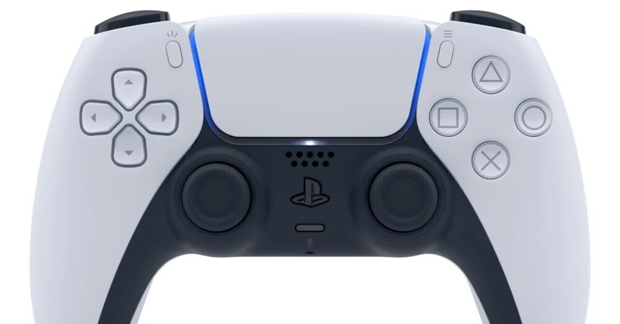 PS5純正コントローラ。手が大きくて合わないので握り方を模索。｜高麗 