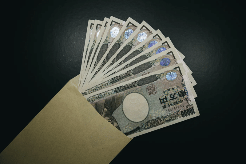 お金　一万円札