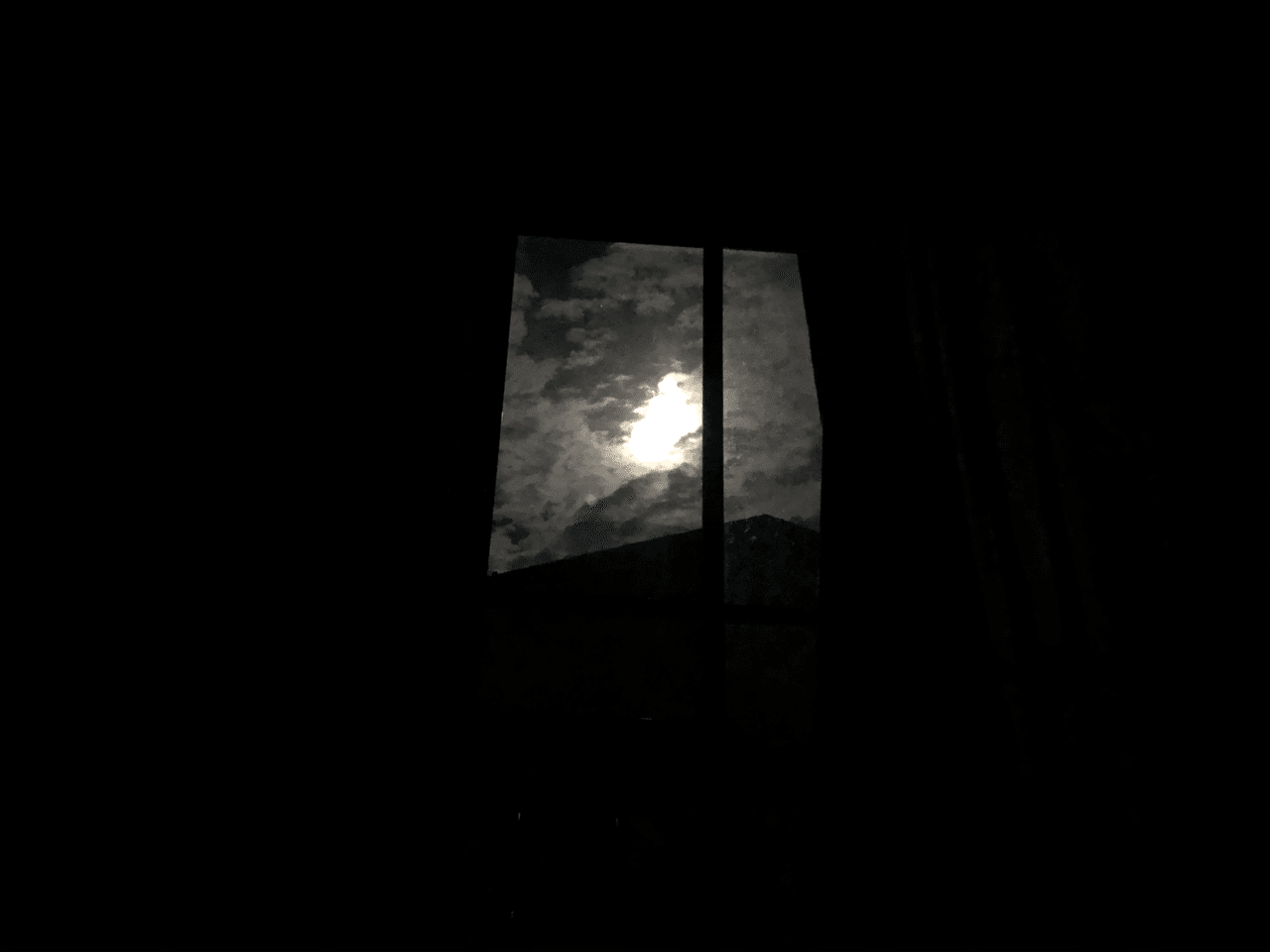 窓から差し込む光がまぶしくて 月が明るい夜でした そっと伝えたくなった夜でした Wataame148 Miyan Note