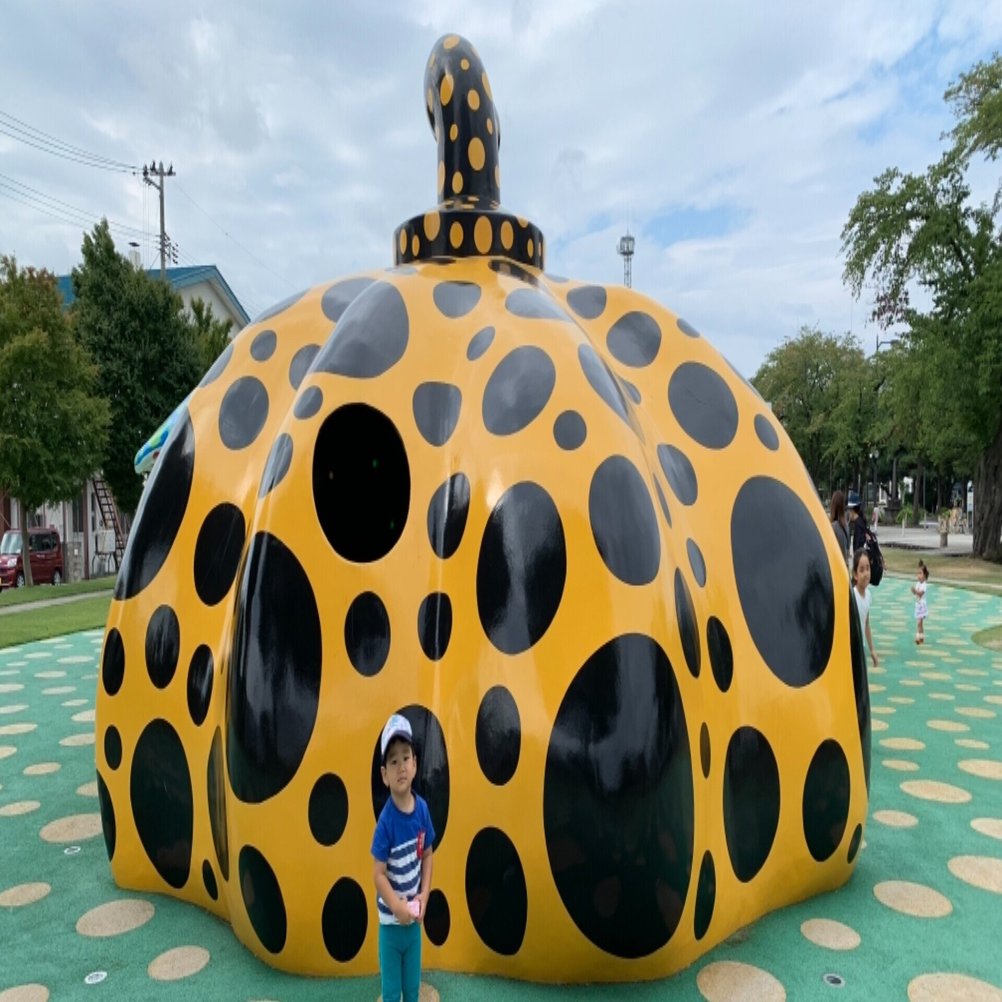 内側も楽しい十和田の黄色い南瓜｜unbewusst