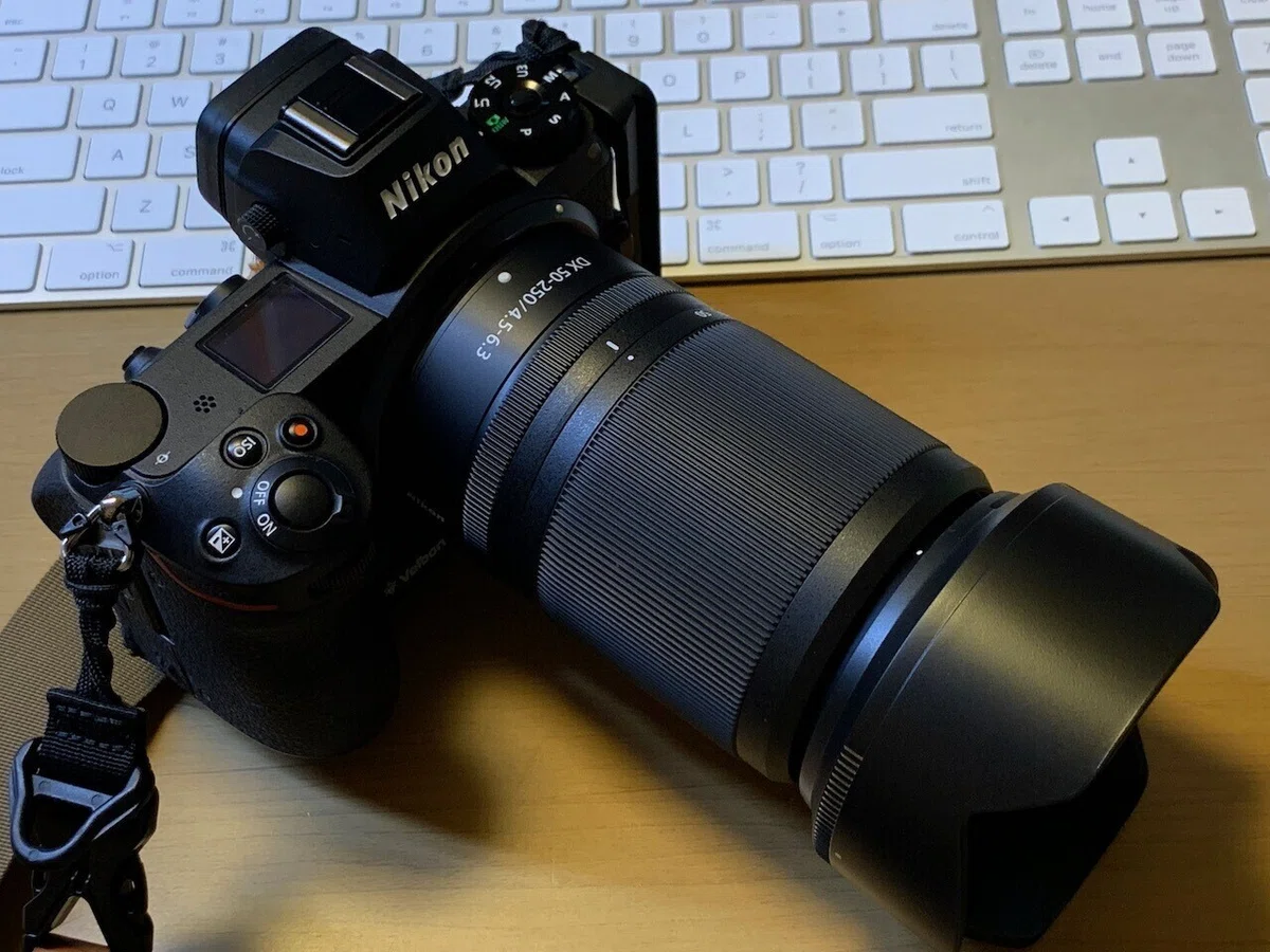 FXボディ+DXレンズで撮影する｜きくりんぐ 【純正フード付】Nikon
