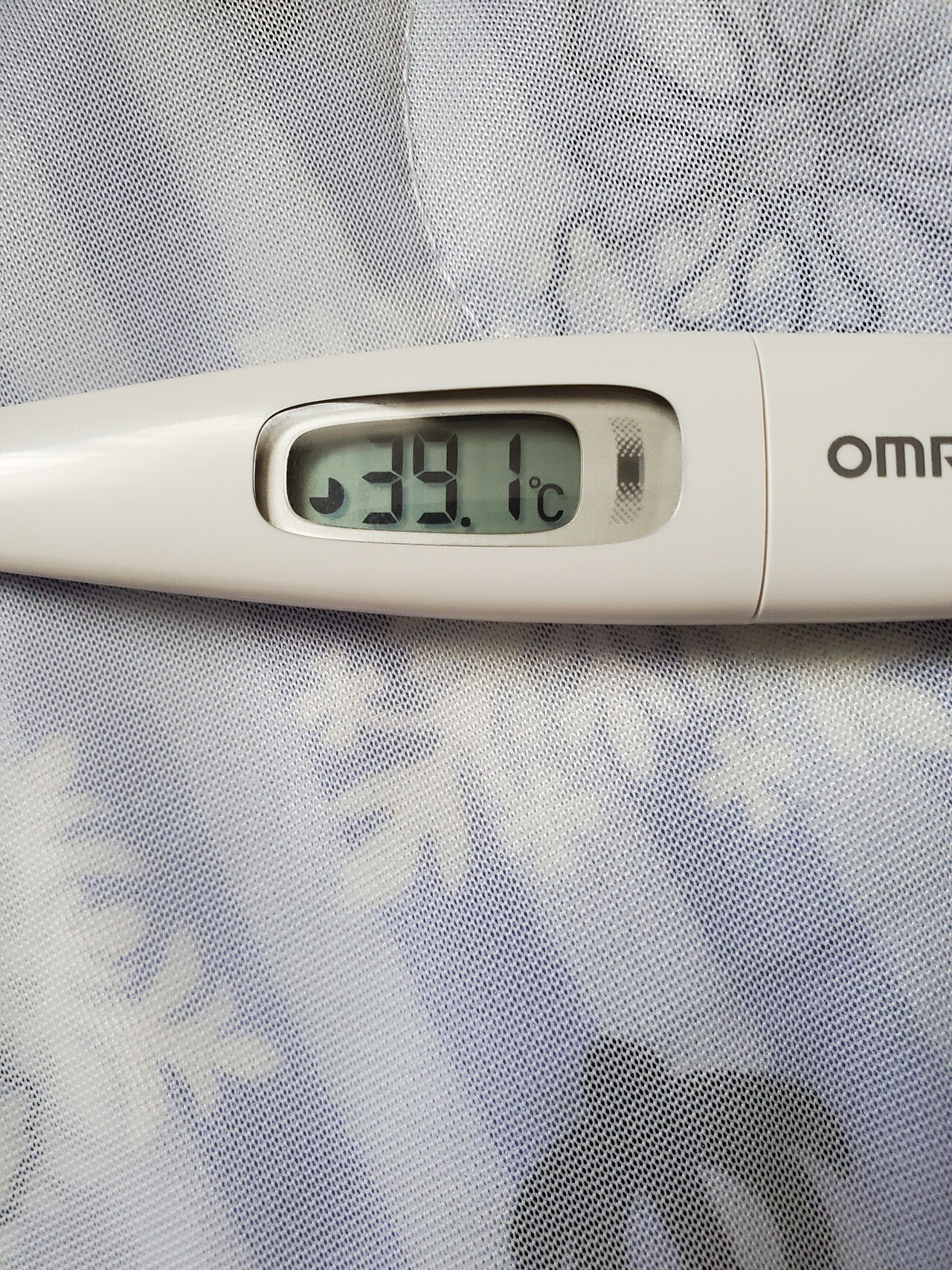 2回目のワクチン接種から24時間後 39 1 の発熱 私の場合熱だけだけど さすがに大人なってから39 の高熱はツラい びーかん Note