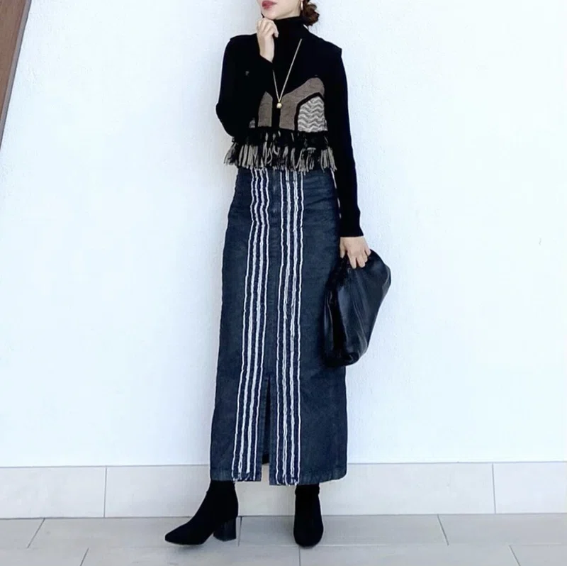 TVドラマ「推しの王子様 」 白石聖様着用 「center fringe denim skirt 