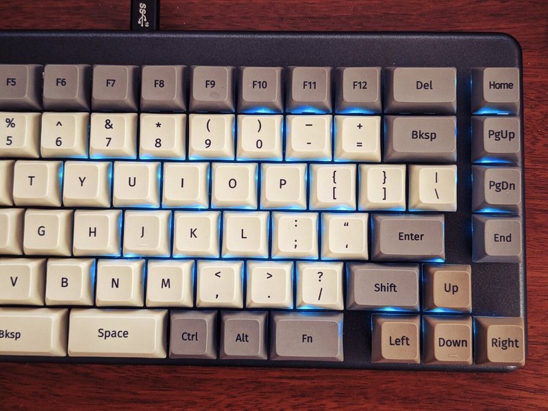 Launchキーボード ４ ホームポジションで 一瞬だけテンキー Histone Note