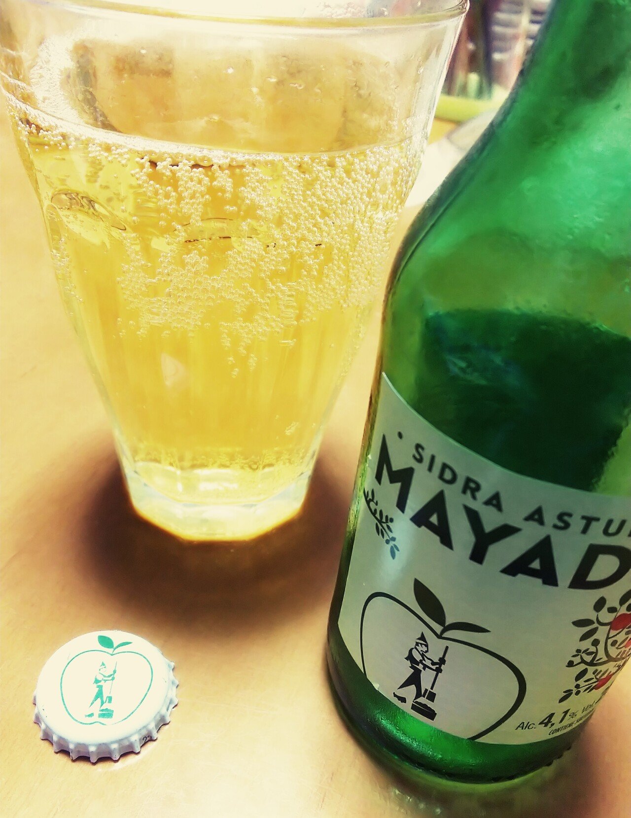 シードル お出かけ先でたまたま見つけました 以前にシードルの辞典を読んでから興味があったんですが 近所のお 店で見つけた一本以降中々見当たらず 今回ようやく二種類目です お店の方いわく ディズニーシーに 神崎翼 Note