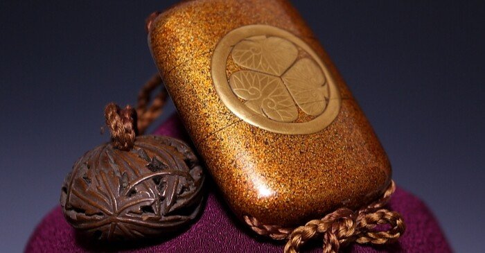 水戸黄門印籠 あの水戸黄門でおなじみの印籠とはいったい何なのかを簡潔に解説します