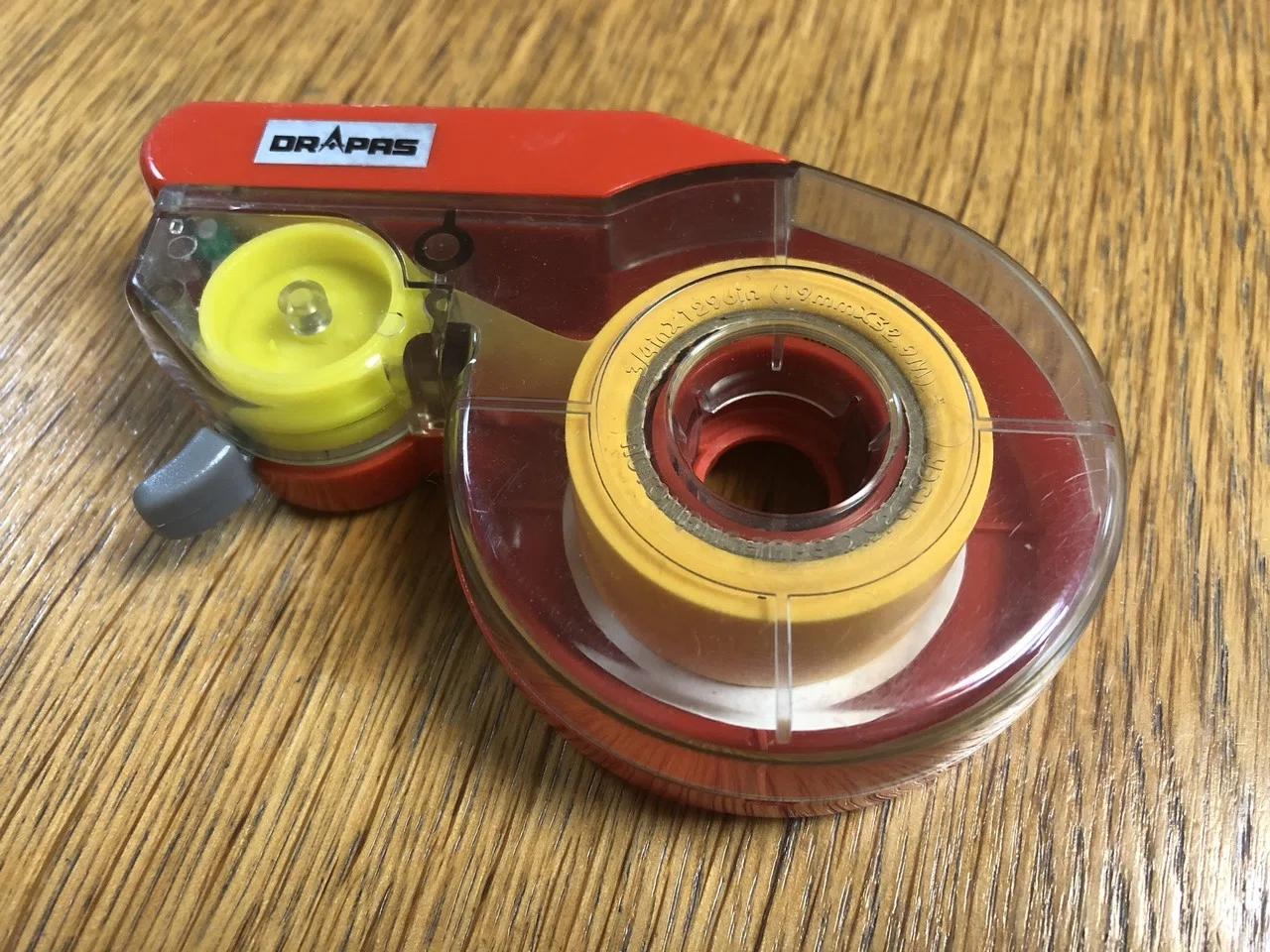 片手しか空いてないけどテープを切り出したい。｜もりしのれん