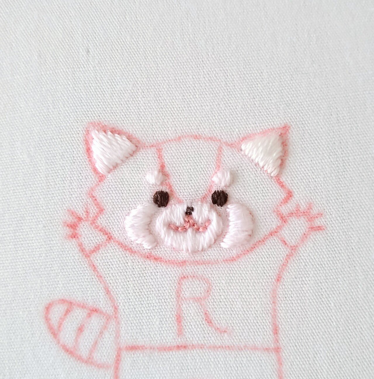 レッサーくんの刺繍図案🐾 ステップ5 〜目と鼻の刺繍