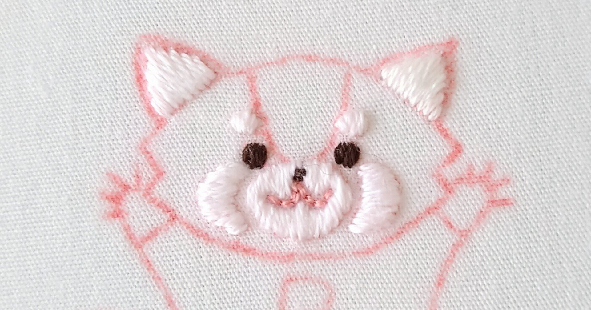 レッサーくんの刺繍図案🐾 ステップ5 〜目と鼻の刺繍〜｜Apostrophe+s