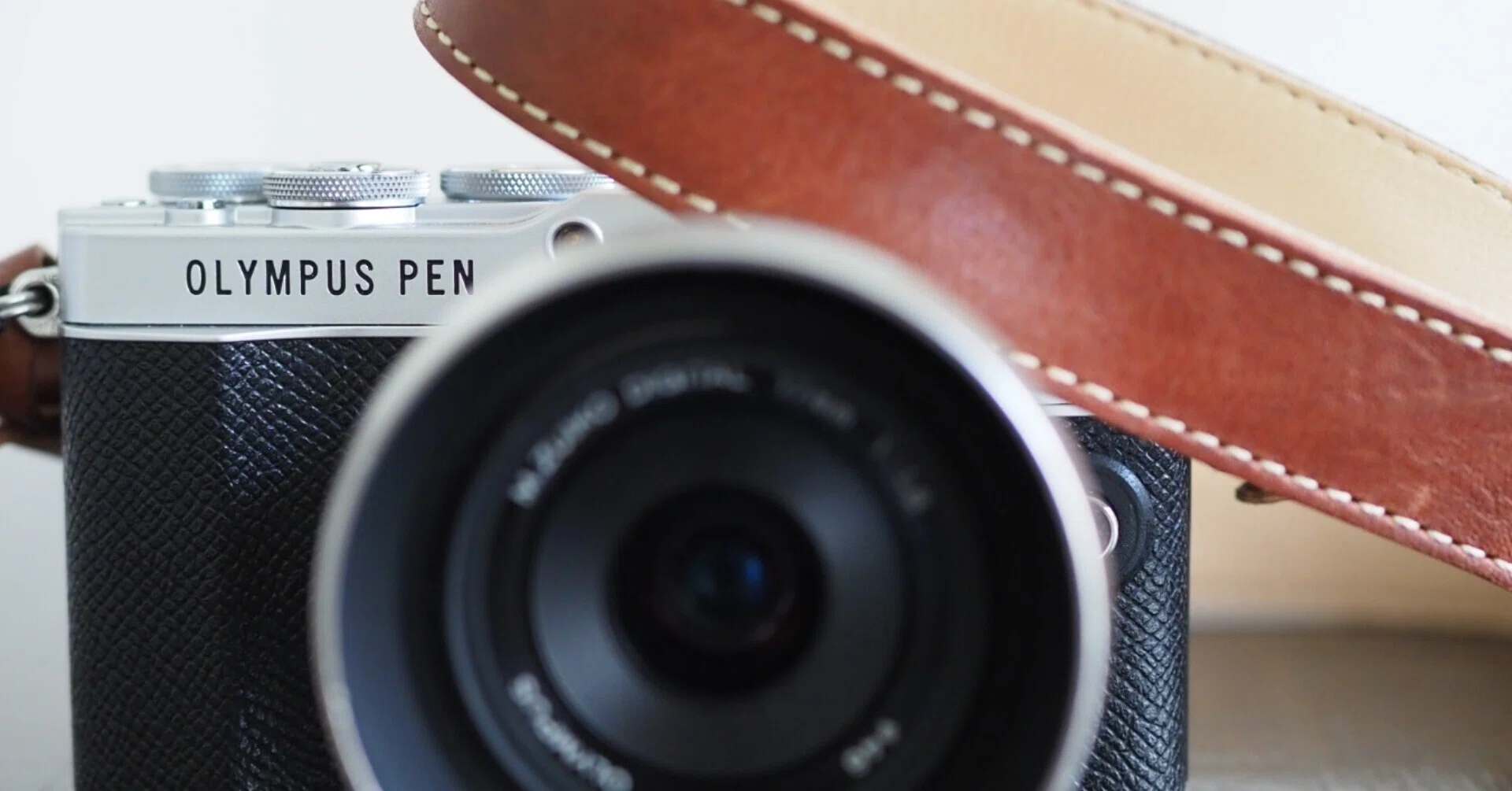 【美品】OLYMPUS E-510 ダブルレンズ純正革ストラップ　初心者おすすめ 理想の本革ストラップに出会った』｜菅野幸男