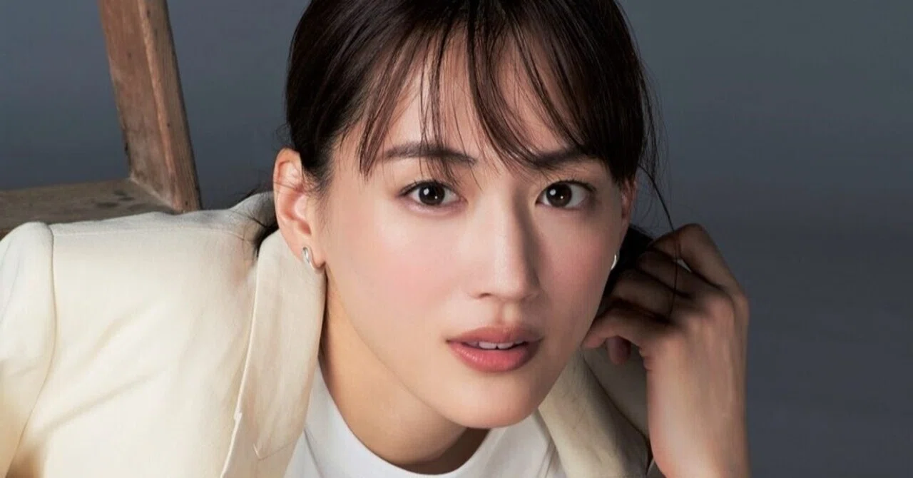 綾瀬 はるか 年収