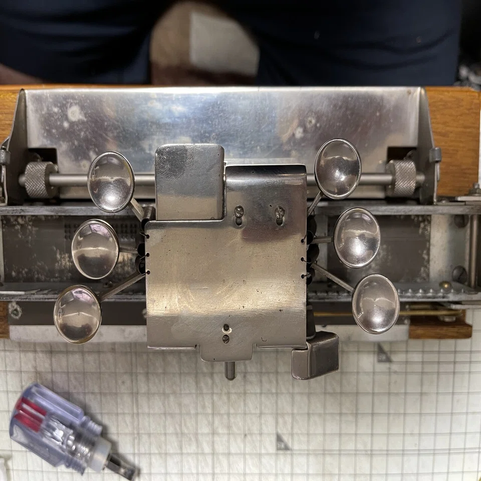 点字タイプライター Light Brailler｜怪力熊男