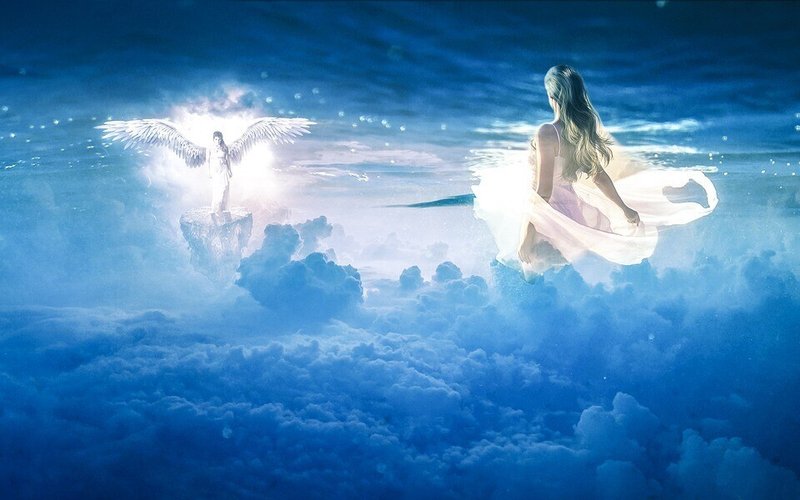 女性・ファンタジー・天使・雲の上・ドレス・輪廻・夢