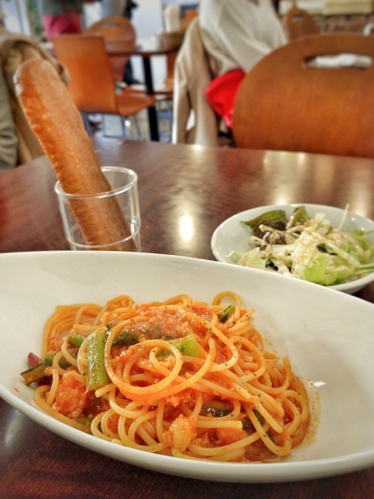 小ぢんまりとアットホームなカフェ Under Throw Cafe 白山 タカシムカフェ Note