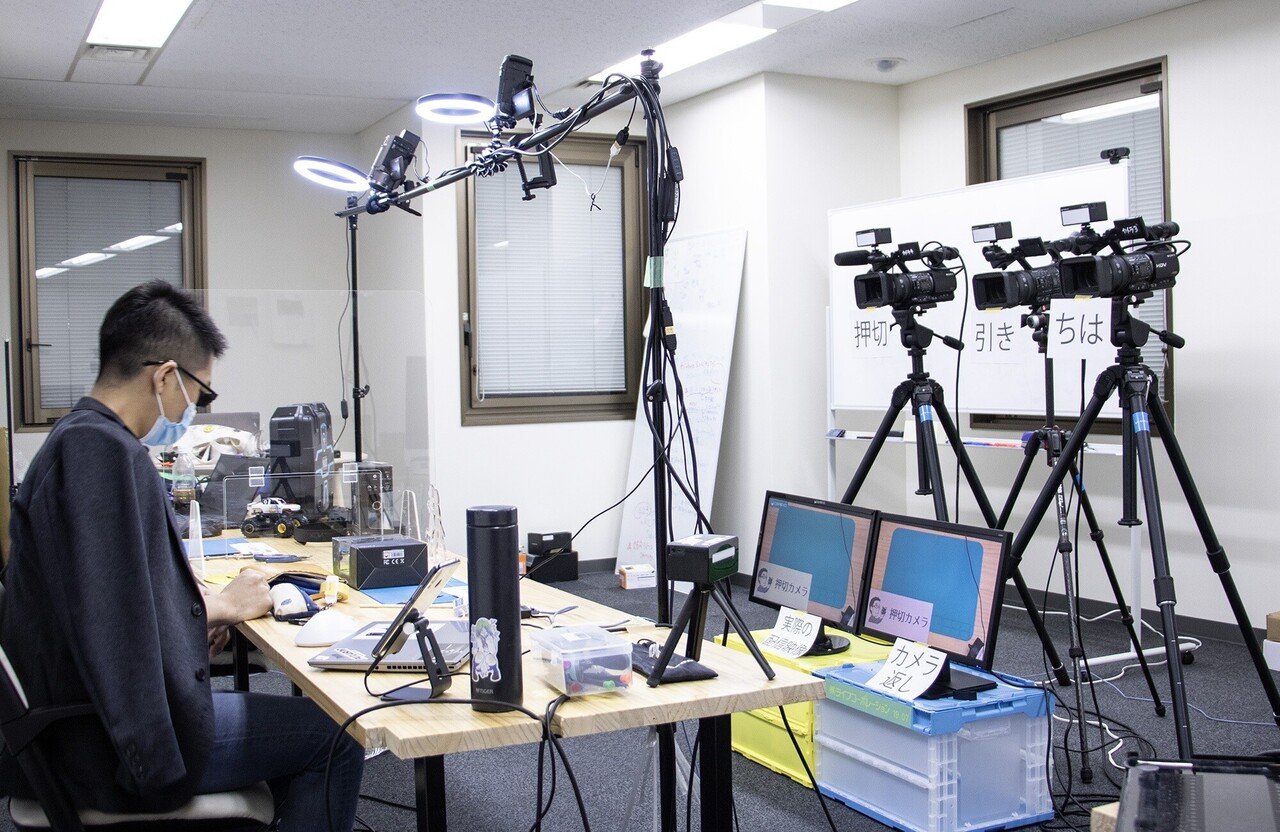 Zoomと同時にYouTube Live・Facebook Liveへライブ配信するオンライン