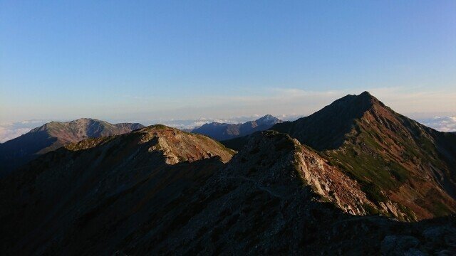 北岳とアルプス山脈