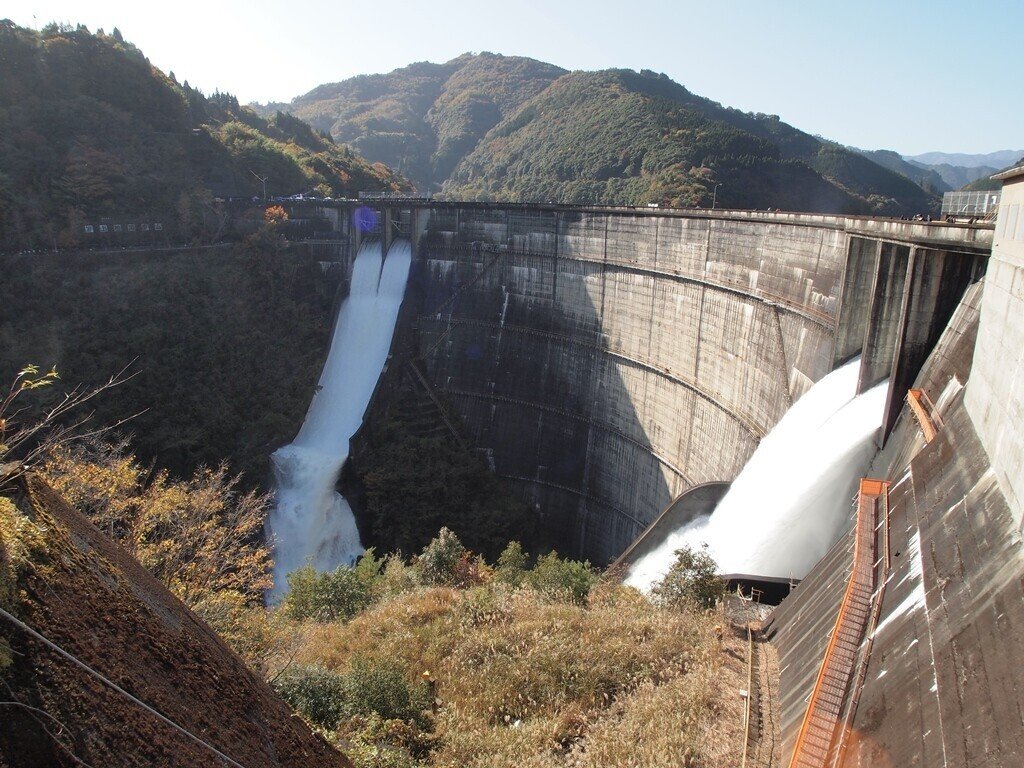 偏愛土木写真0005 世紀の壁 と呼ばれた日本初の大規模アーチ式コンクリートダム 土木学会web情報誌 From Doboku 土木への偏った愛 偏愛土木写真0005 世紀の壁 と呼ばれた日本初の大規模アーチ式コンクリートダム 土木学会web情報誌 From Doboku 土木への偏った愛