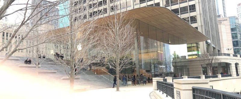 Apple Michigan Avenue, Chicago: 川のほとりのランドスケープと一体化した Apple Store