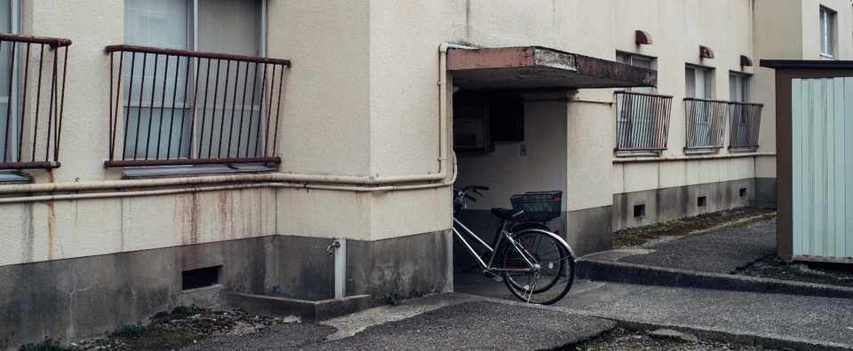 有名な写真家よりも偏屈な画家に影響を受けている Johnny Satoh Note