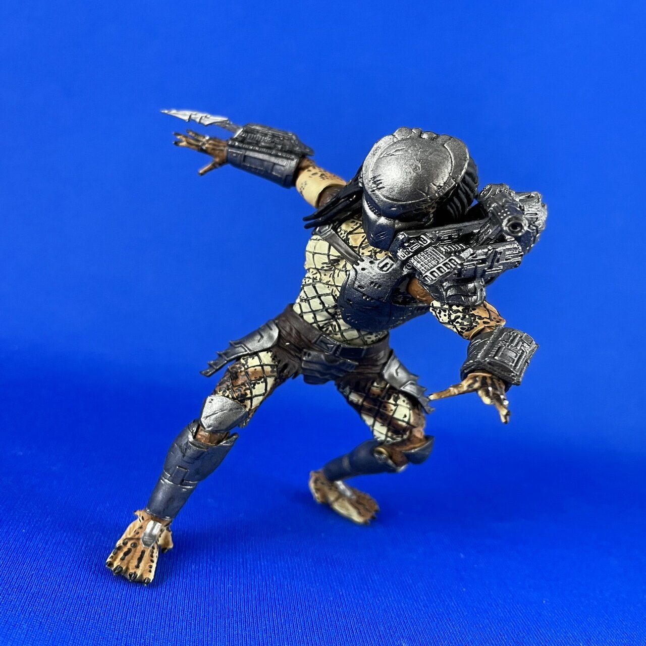 手のひらサイズの捕食者】ハイヤトイズ 1/18 アーマード・クルシ