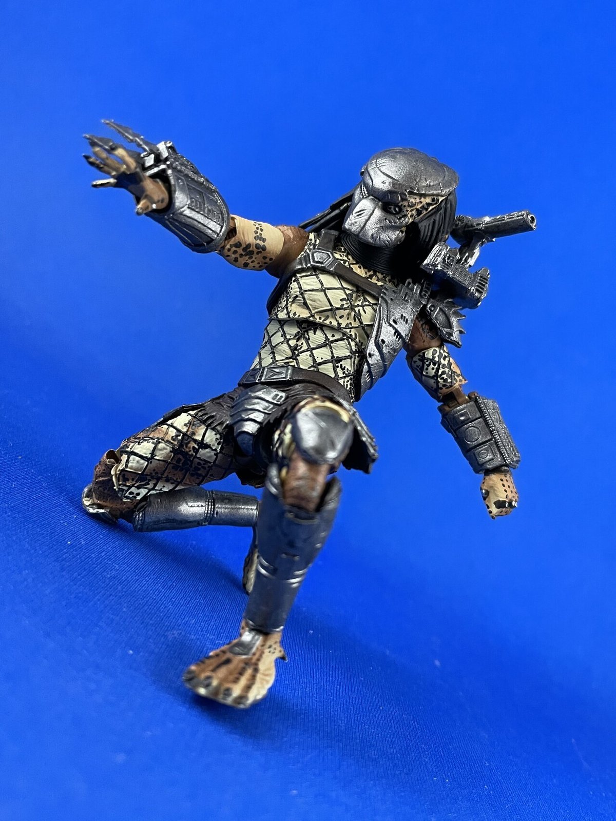 手のひらサイズの捕食者】ハイヤトイズ 1/18 アーマード・クルシ