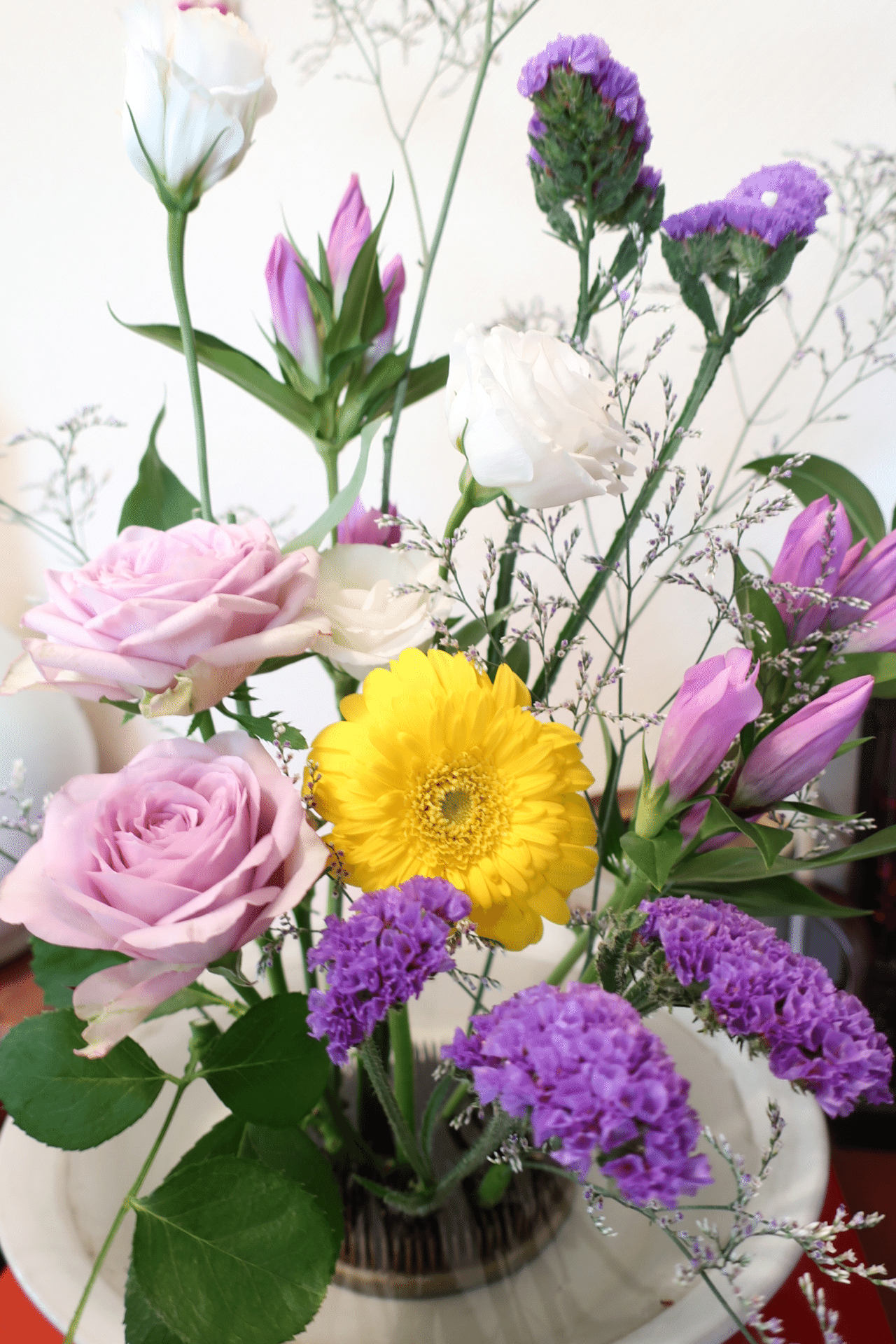 脱毛記念に写真を撮ってきました 出来上がりは1ヶ月後なのでワクワクしながら待ってます 小道具に花束を使ったので 今日はその花を生けてみました ぼんやりした色ばかり選んでいるなぁ 手作りのピアスは大ぶりに うた うとり Note