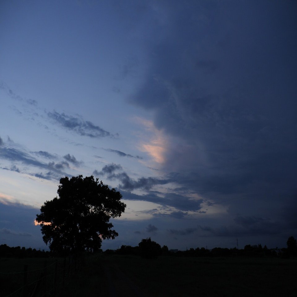 夕暮れと雲と空 Arakure Note