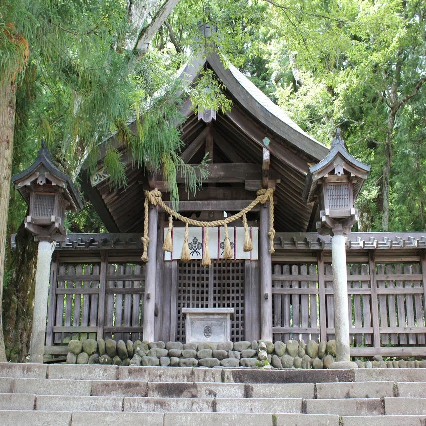 中央 構造 線 神社