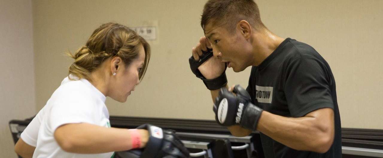 修斗 Quintet 元パンクラス王者に一本勝ちしたキャプテン アフリカこと出花崇太郎のアフリカ体験と柔道とコブラ会 そして元ボクシング世界王者の妻の支え ゴング格闘技 Note