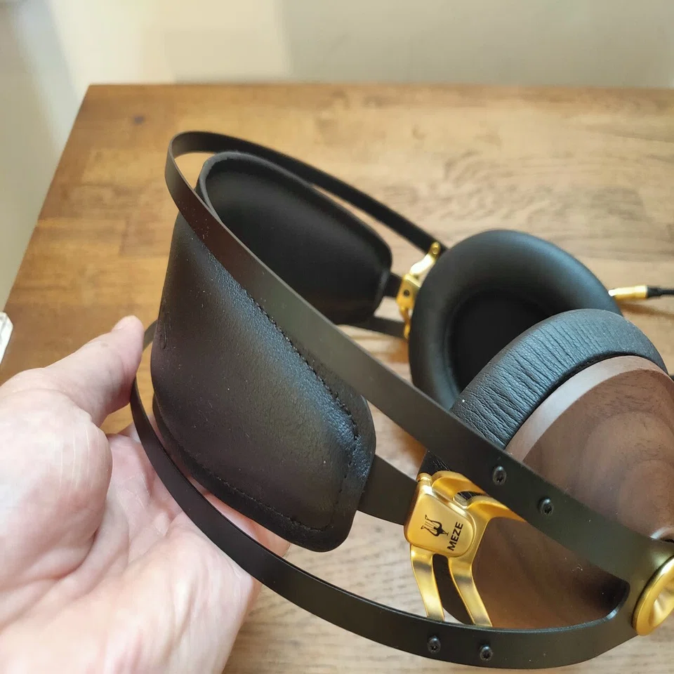 プレゼントしたいヘッドホン Meze Audio 99CLASSICS Walnut Gold 