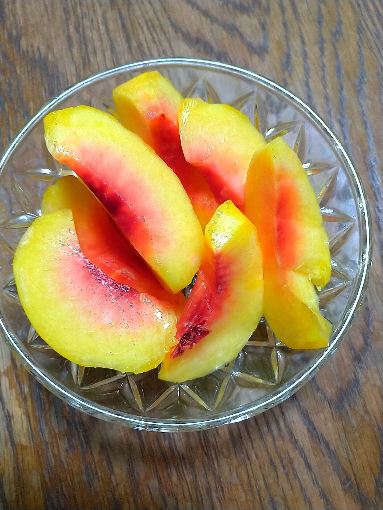 ここ数日の関東は肌寒くて 果物も秋のラインナップになっている でも今日出先の八百屋で出逢ってしまった 桃 種類 の異なる2つを抱合せでおまけ価格に 黄金桃かな 堅めだけど甘い 買って良かった シルク 高遠菜萌 Note ここ数日の関東は肌寒くて 果物も秋のラインナップになっている でも今日出先の八百屋で出逢ってしまった 桃 種類 の異なる2つを抱合せでおまけ価格に 黄金桃かな 堅めだけど甘い 買って良かった シルク 高遠菜萌 Note