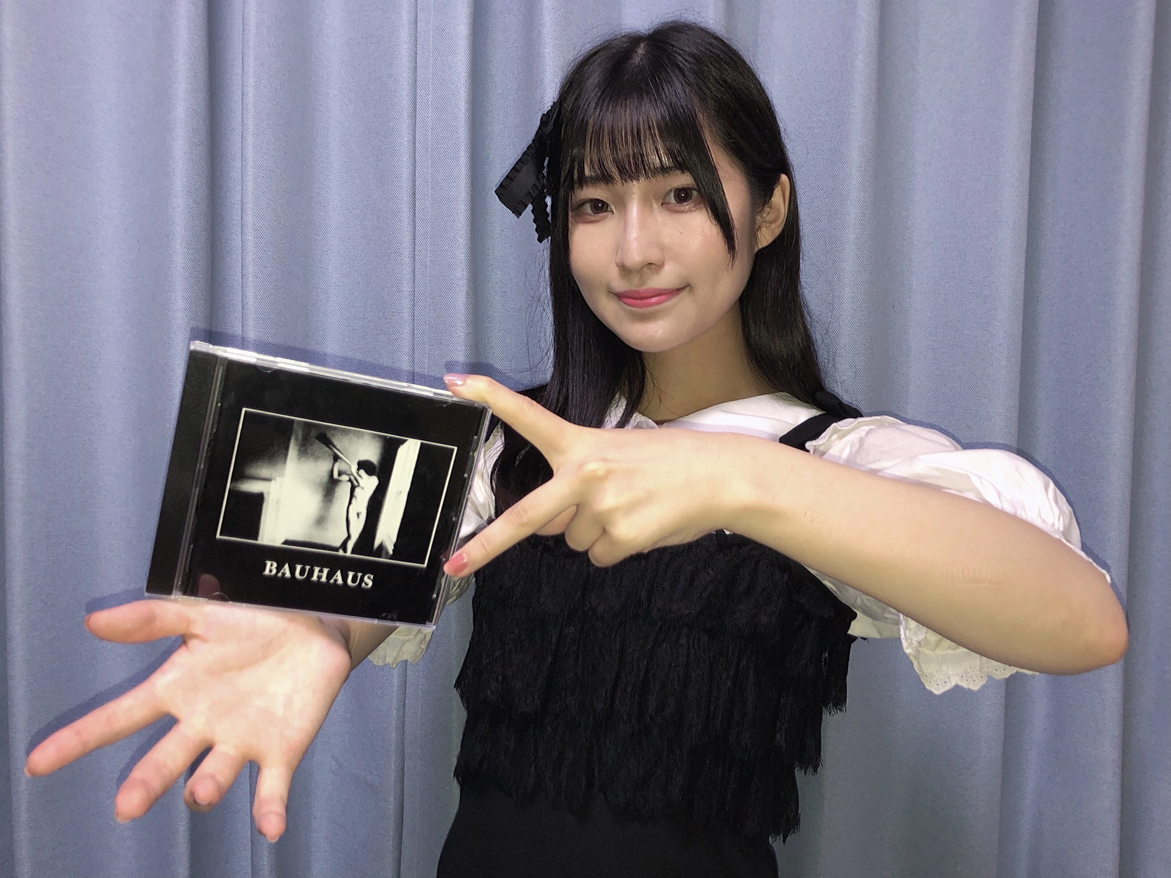 Bauhaus の『In the Flat Field』を聴いてみた編｜内山 結愛
