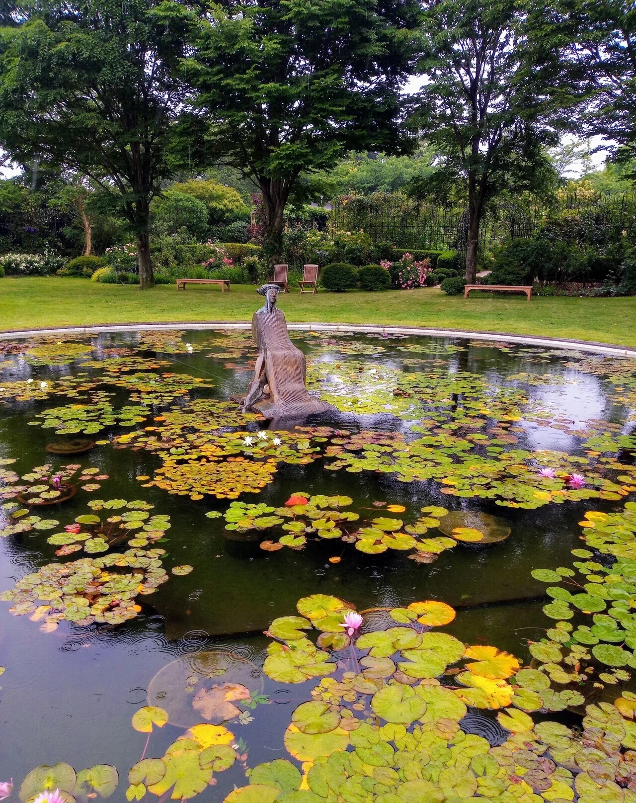 訴えかけてくる彫刻たち【ヴァンジ彫刻庭園美術館】｜のんてり