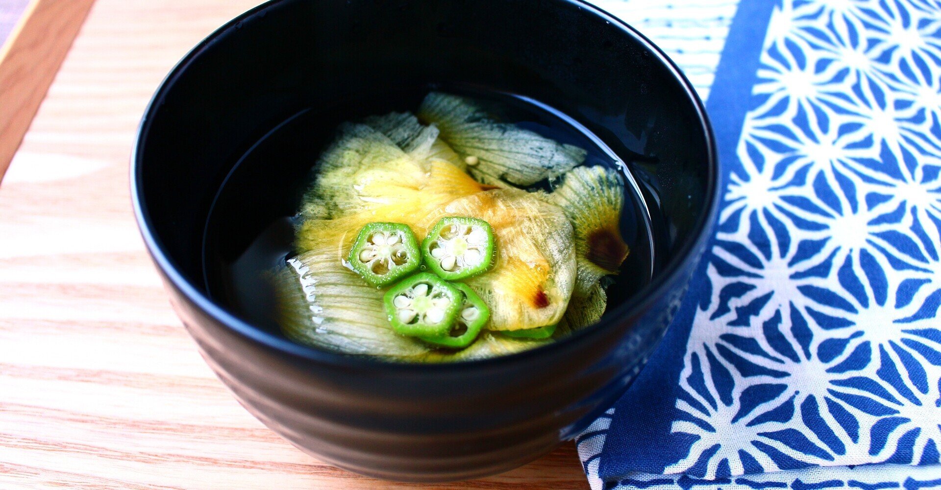 季節の食卓 花オクラのお吸い物 庭乃桃 にわの もも 料理 食文化研究家 文筆家 Note 季節の食卓 花オクラのお吸い物 庭乃桃 にわの もも 料理 食文化研究家 文筆家 Note