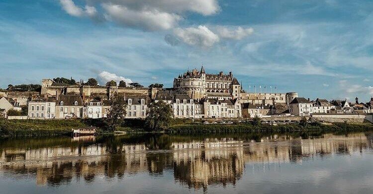 ヨランダ・サロモン・ドュヴァル 風景 夏 ホリデー アンボワーズ城 天才芸術家とフランス国王友情の地・アンボワーズ城を巡る | TABIPPO.NET