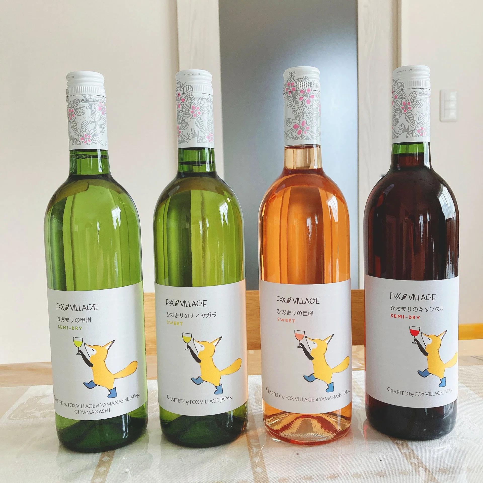 ワインラベル｜ももろ illustrator 絵本