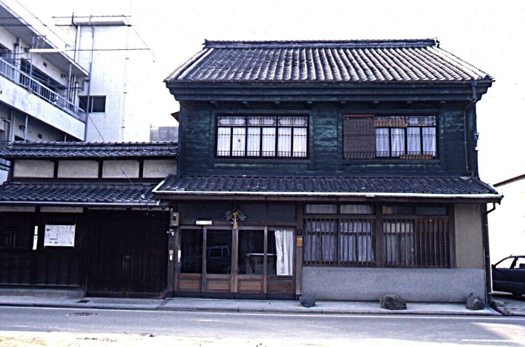 しめかざり探訪記［7］――愛媛県松山市 記憶の中のしめかざり｜工作舎