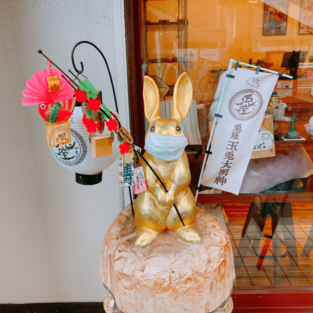 メシ部！美味しい惣菜パンとうさちゃんラスク🐰可愛くってたべられな