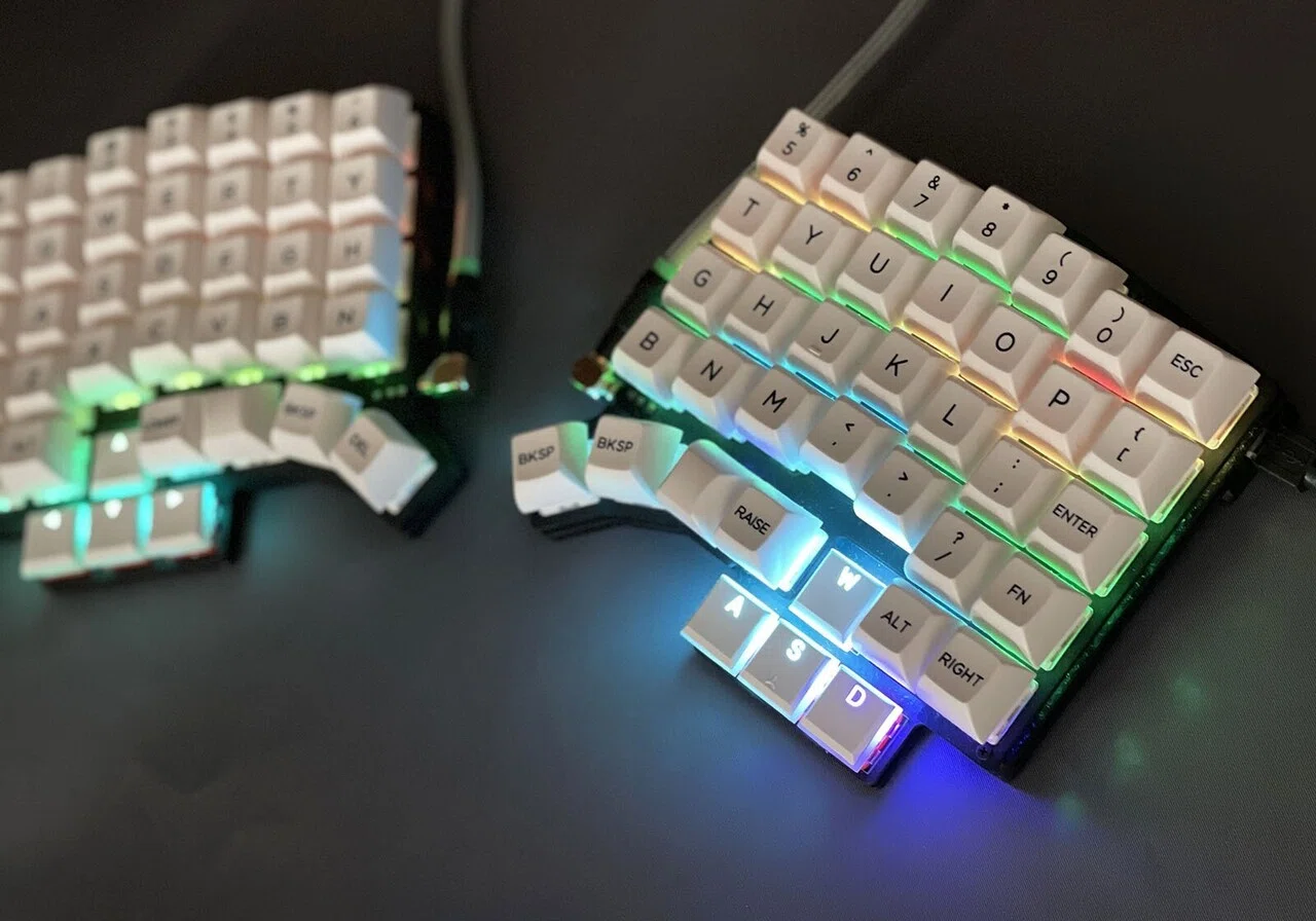 アローキーつき分割エルゴノミクスキーボード ErgoArrowsを使ってみた