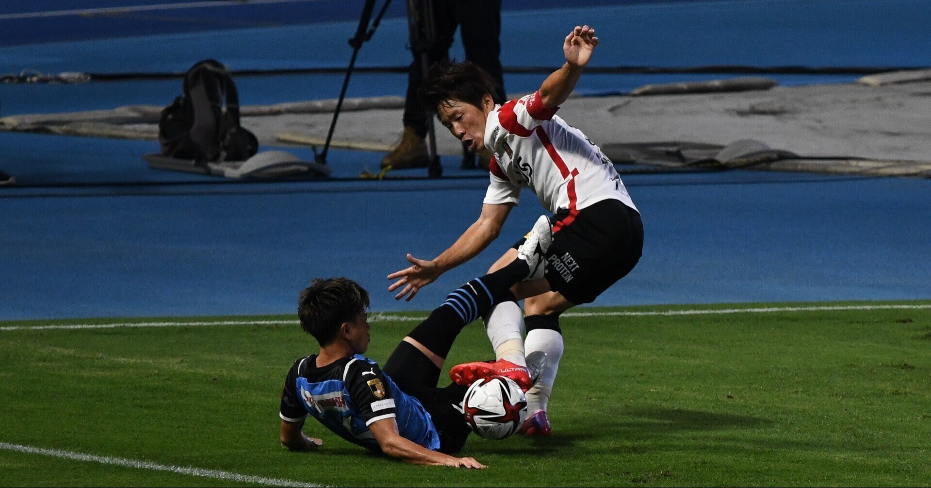 フォーメーションの駆け引き 川崎フロンターレ対浦和レッズ 9月5日 1 Hla0048 Note フォーメーションの駆け引き 川崎フロンターレ対浦和レッズ 9月5日 1 Hla0048 Note