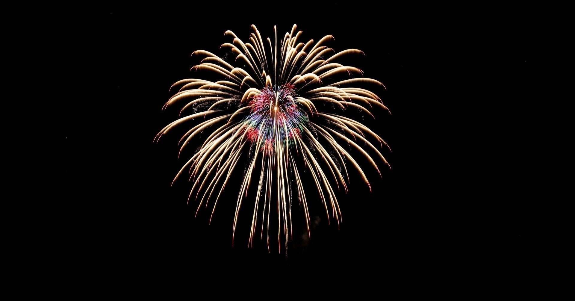 家のプロジェクター（popIn Aladdin 2）で花火をみたら、思った以上に