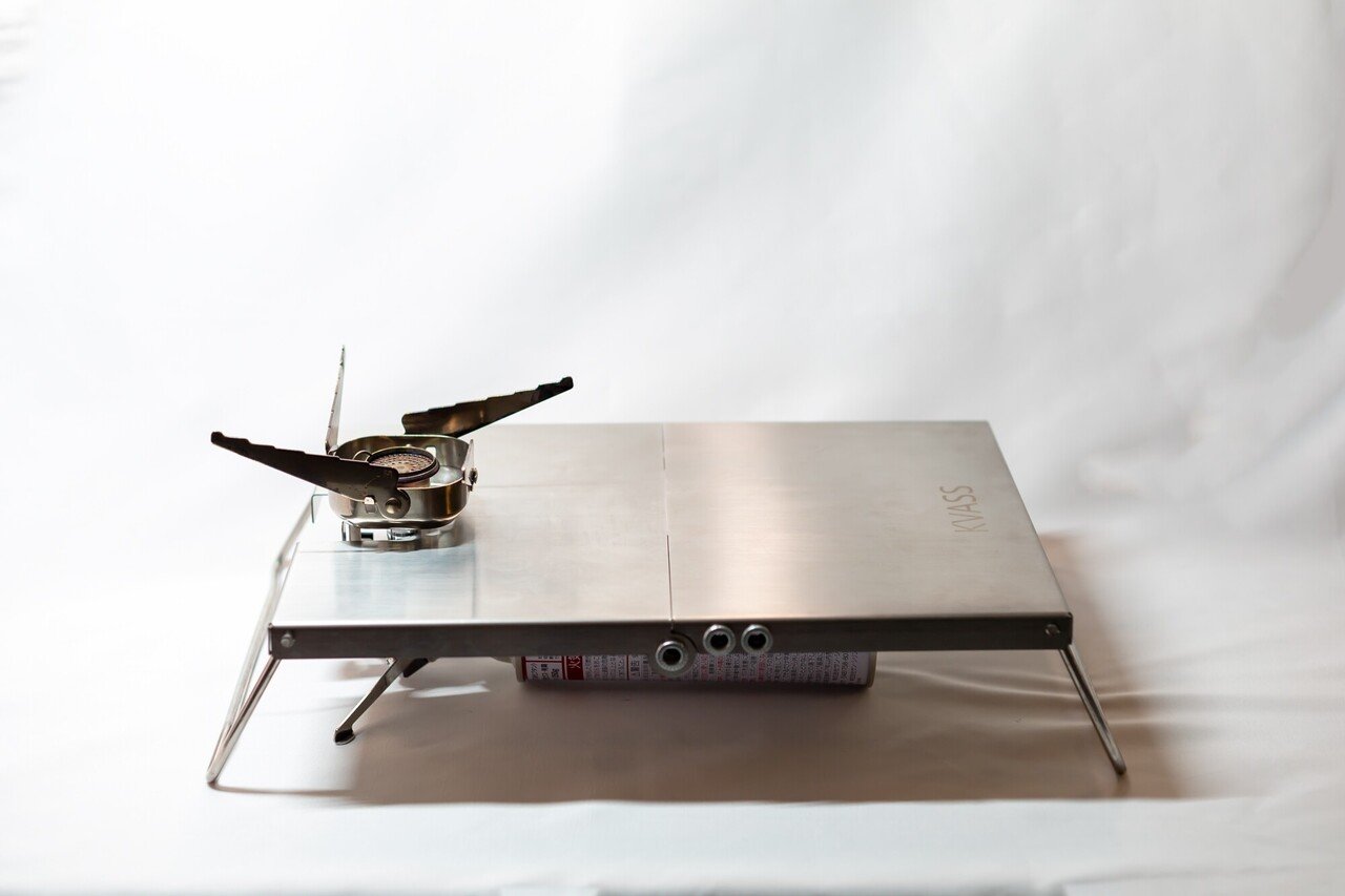 キャンプでのガス調理は、CB缶＋ガスバーナー＋遮熱テーブルが