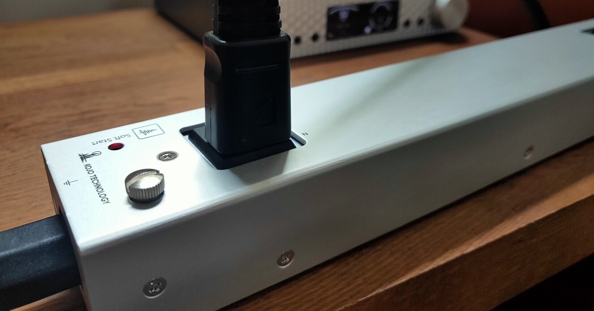 機器の長寿命化に加え音質もアップ!KOJO TECHNOLOGY Crystal 機器の長寿命化に加え音質もアップ!KOJO TECHNOLOGY Crystal