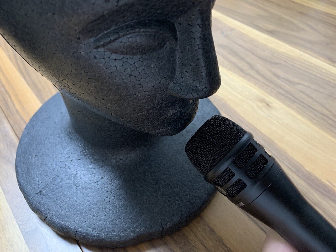 究極のナチュラル。ダイナミックマイク「Shure KSM8」をレビュー 究極のナチュラル。ダイナミックマイク「Shure KSM8」をレビュー
