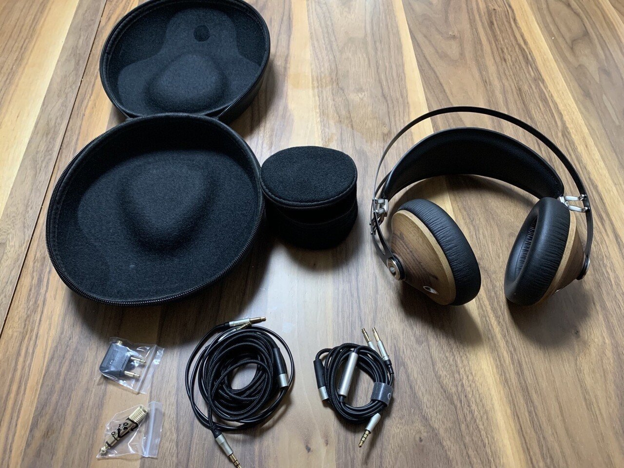 圧倒的に素晴らしい装着感と存在感!Meze Audio 99 Classicsを 圧倒的に素晴らしい装着感と存在感!Meze Audio 99 Classicsを