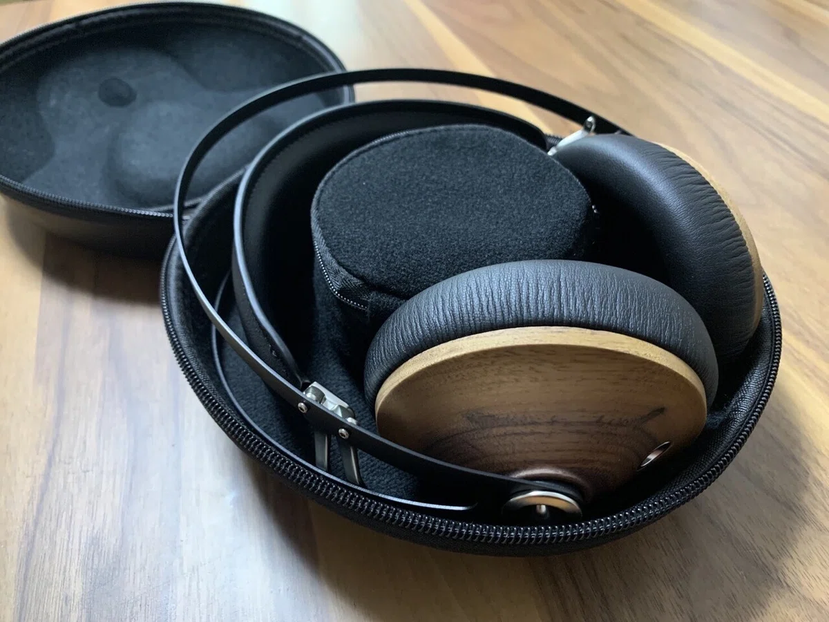 圧倒的に素晴らしい装着感と存在感！Meze Audio 99 Classicsをレビュー 