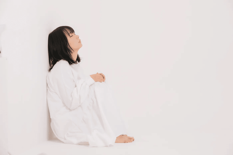 女性 聞こえないふり