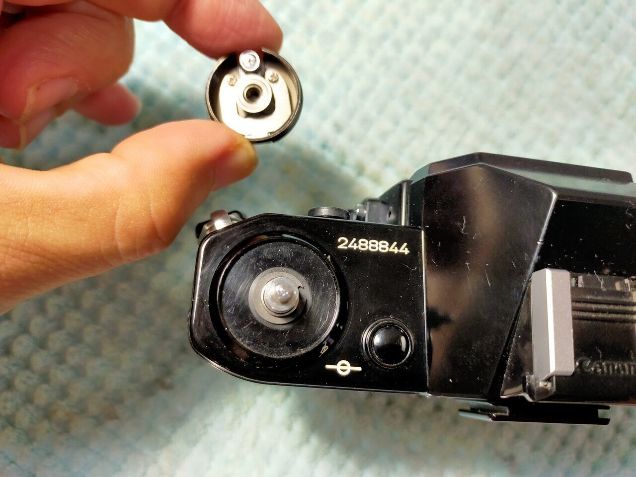 Canon AE-1 シルバー レンズ付き 裏ぶた軸ガタツキ Canon AE-1 シルバー レンズ付き 裏ぶた軸ガタツキ Canon AE-1