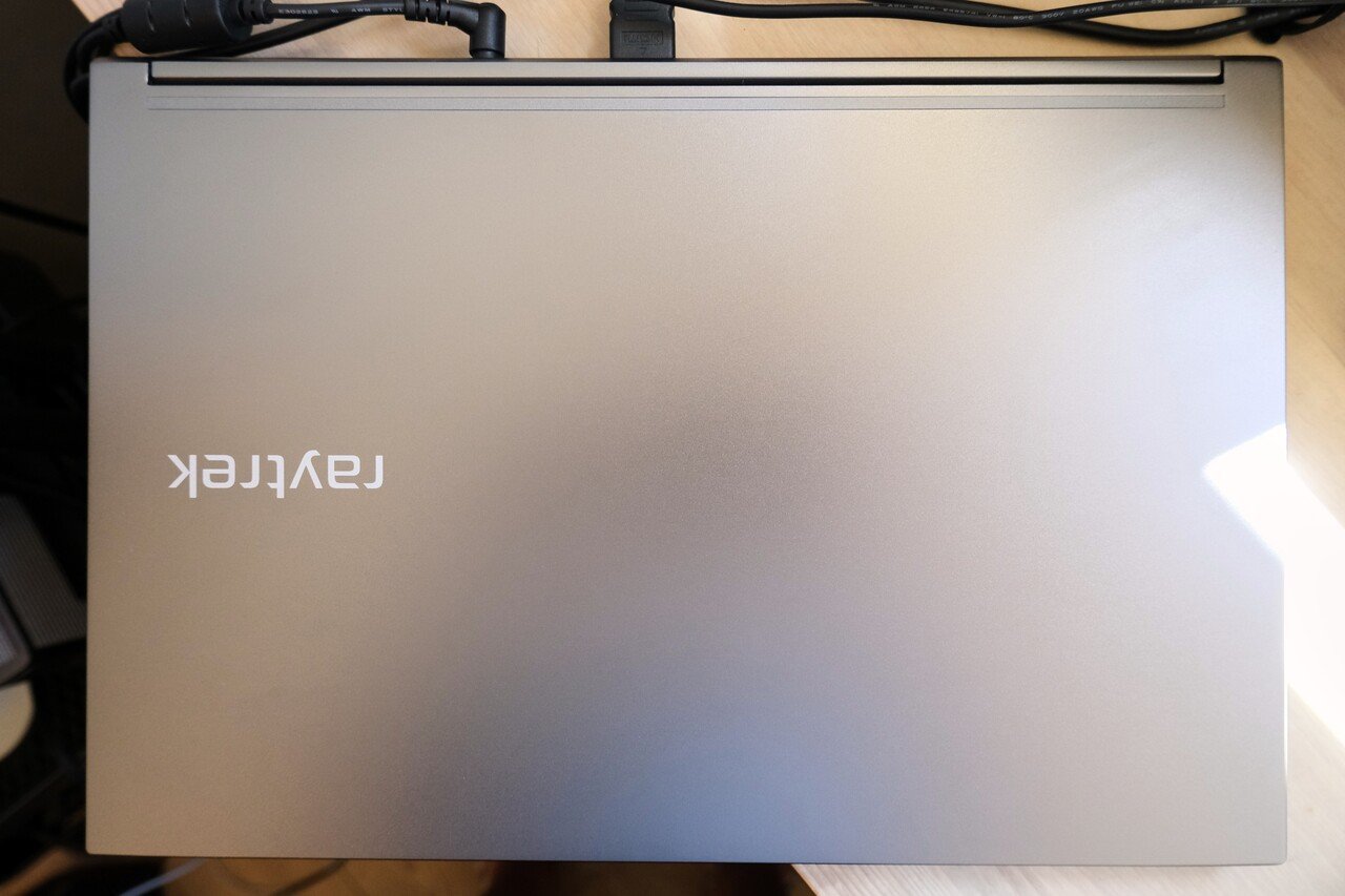 クリエイター向けラップトップ “raytrek R5-TA6 32GB” レビュー｜Ryo Usui